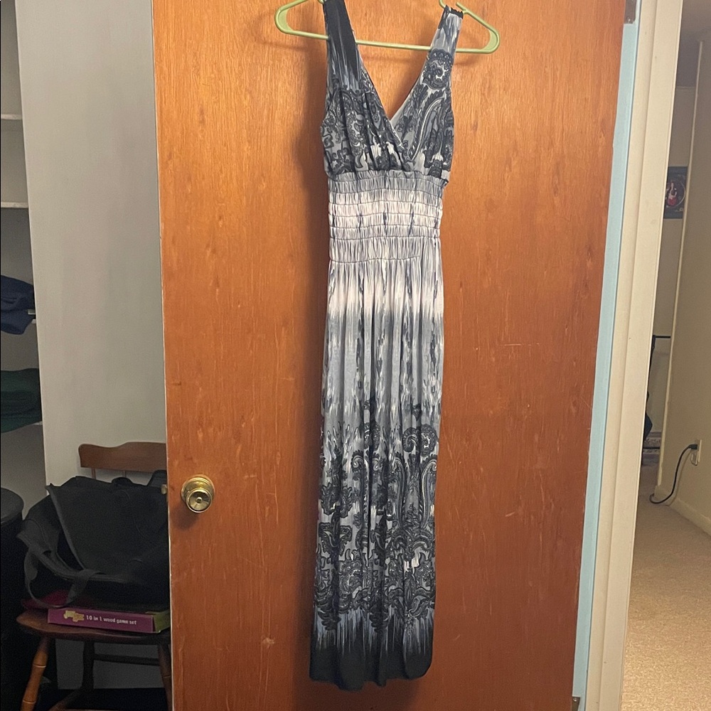 Elegant Black and Gray Maxi Dress
